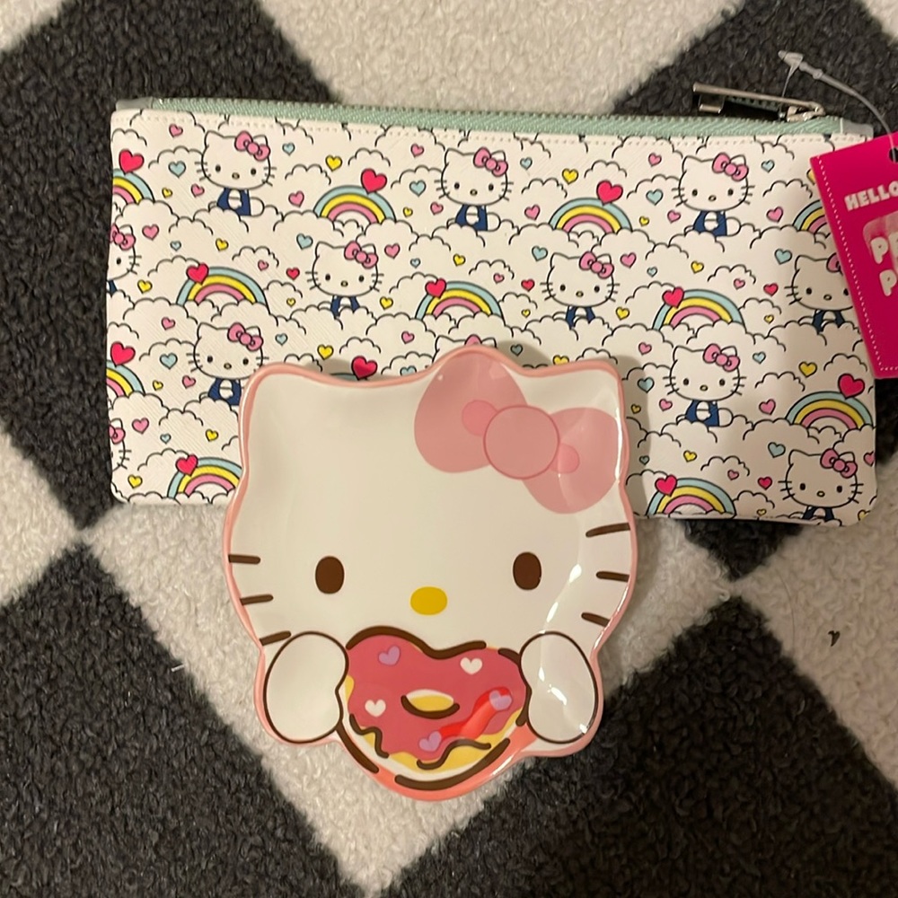 Hello Kitty trinket tray and pouch.